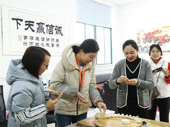 冬至好兆头，翔工欢乐多，也为您送上一份祝福！